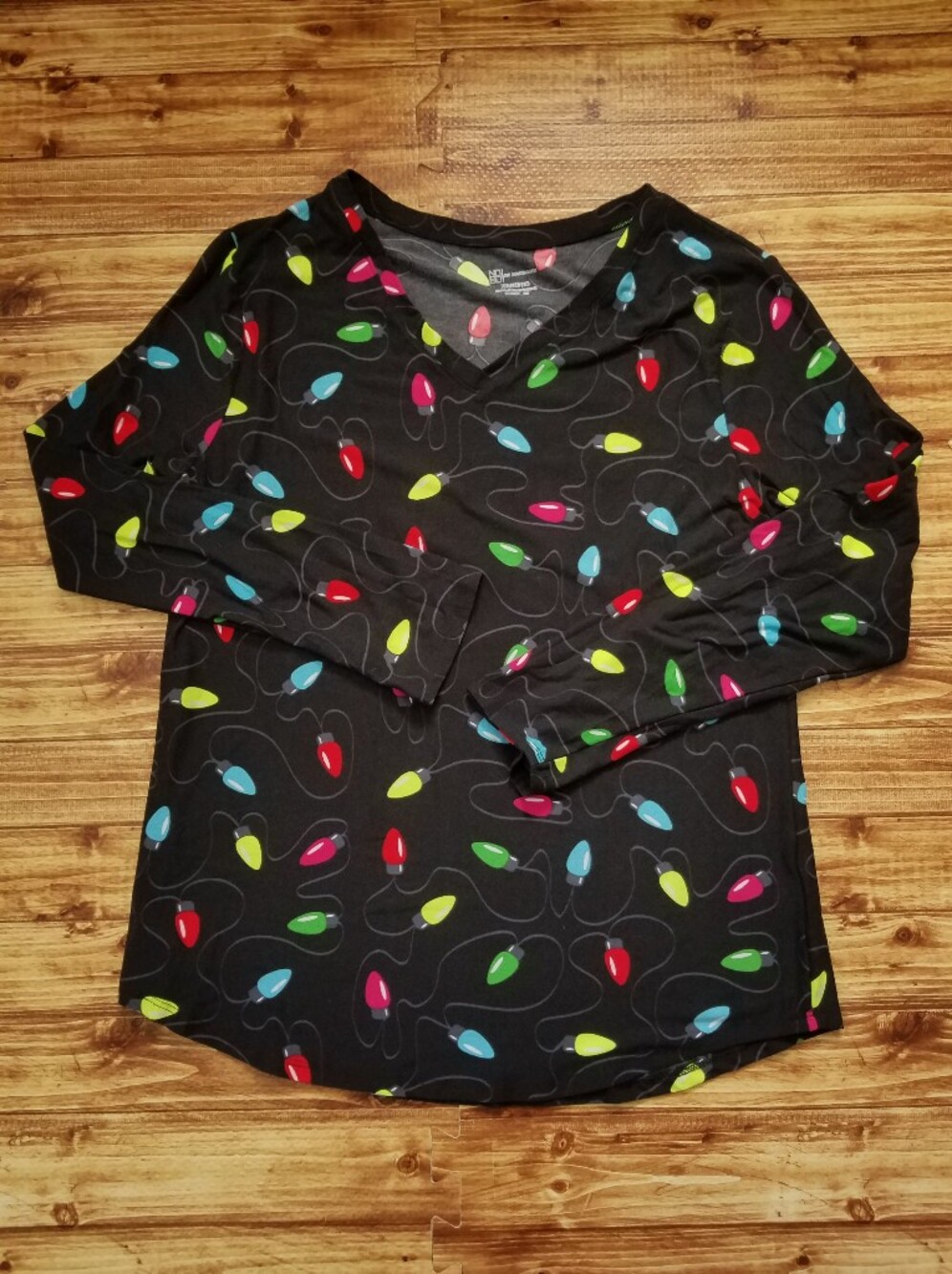 No Boundaries Christmas Light Bulb Long Sleeve Top V-Neck Black XXL Juniors 19